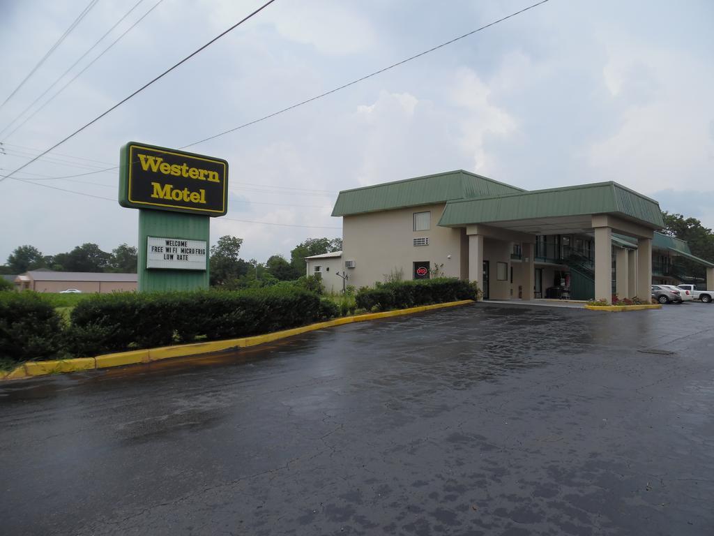 Western Motel Wiggins Exterior photo