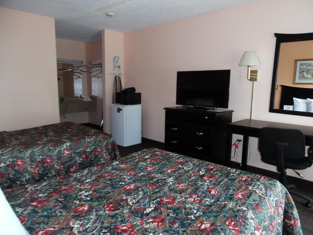 Western Motel Wiggins Room photo