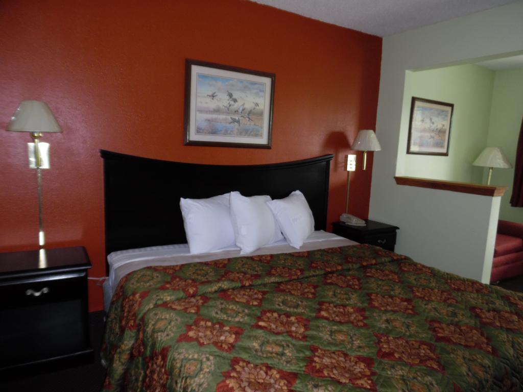 Western Motel Wiggins Room photo